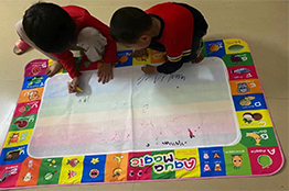 How do children in different periods choose graffiti mats?