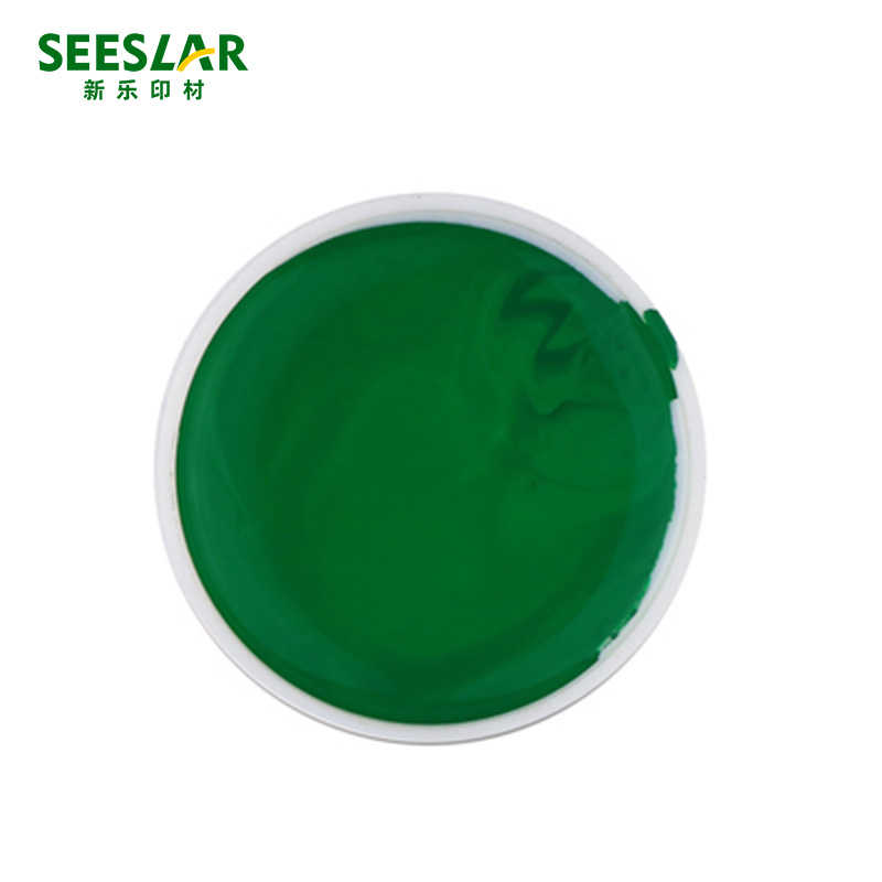 Grønn vannbasert malingpasta